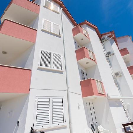 Apartment Ljuba Трогир Екстериор снимка