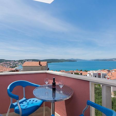 Apartment Ljuba Трогир Екстериор снимка