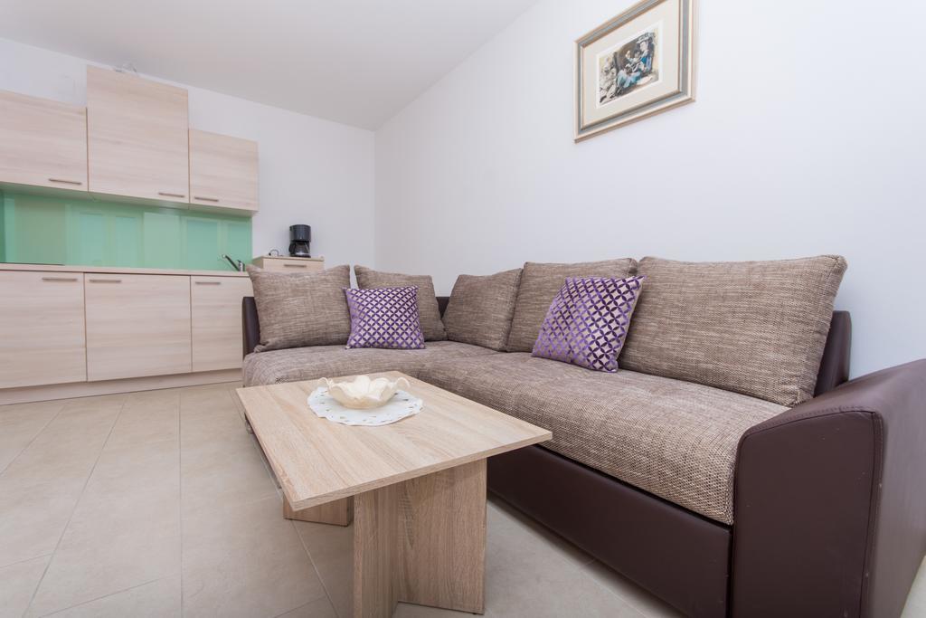 Apartment Ljuba Трогир Екстериор снимка