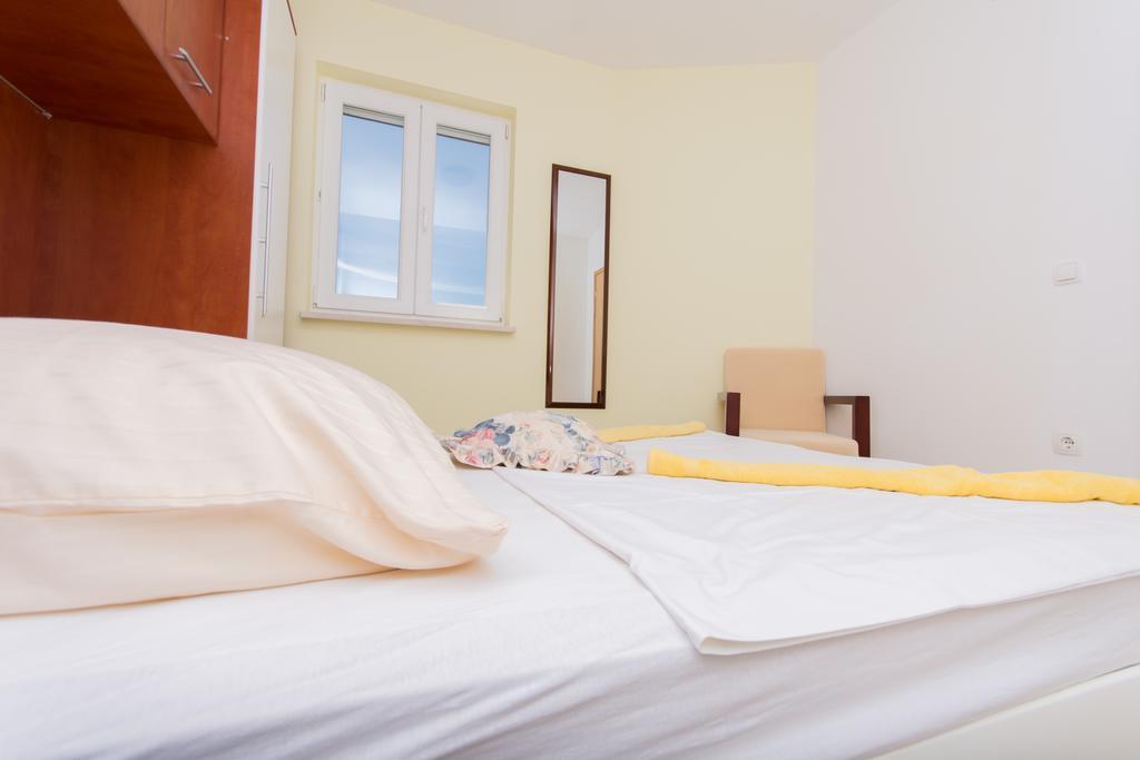 Apartment Ljuba Трогир Екстериор снимка