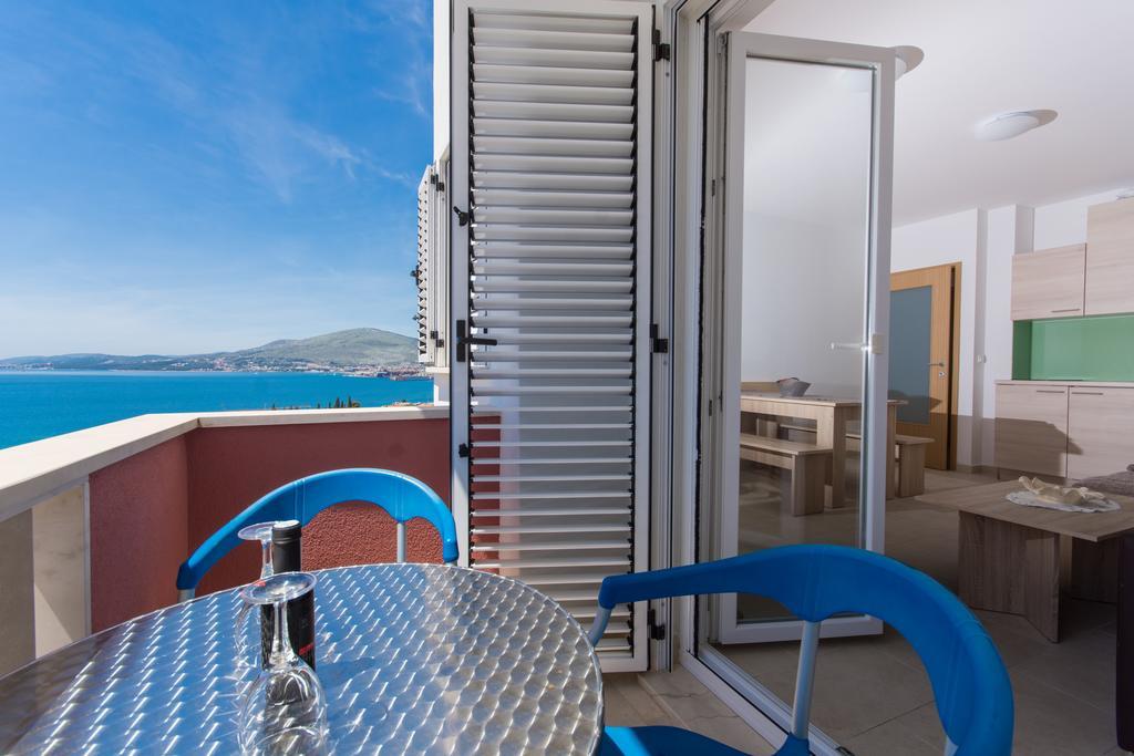 Apartment Ljuba Трогир Екстериор снимка