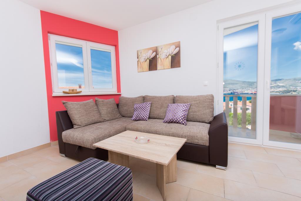 Apartment Ljuba Трогир Екстериор снимка