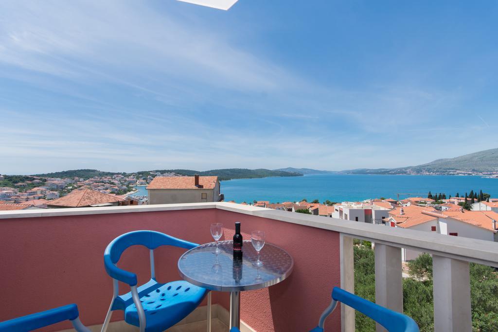 Apartment Ljuba Трогир Екстериор снимка